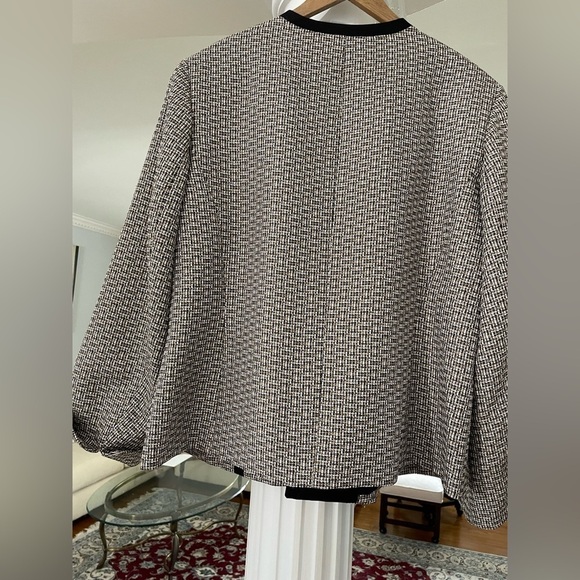 Kasper Women's Black and White, brown and white tweed open front size 18W jacket - Picture 2 of 6